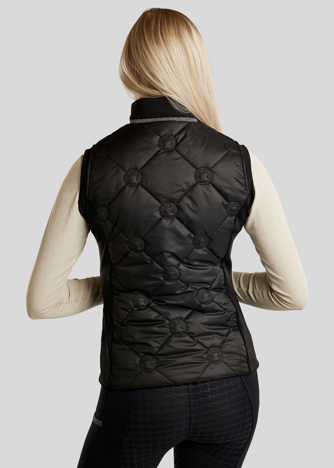 MoMartina Hybrid Vest m. Kviltet Monogram - Sort 