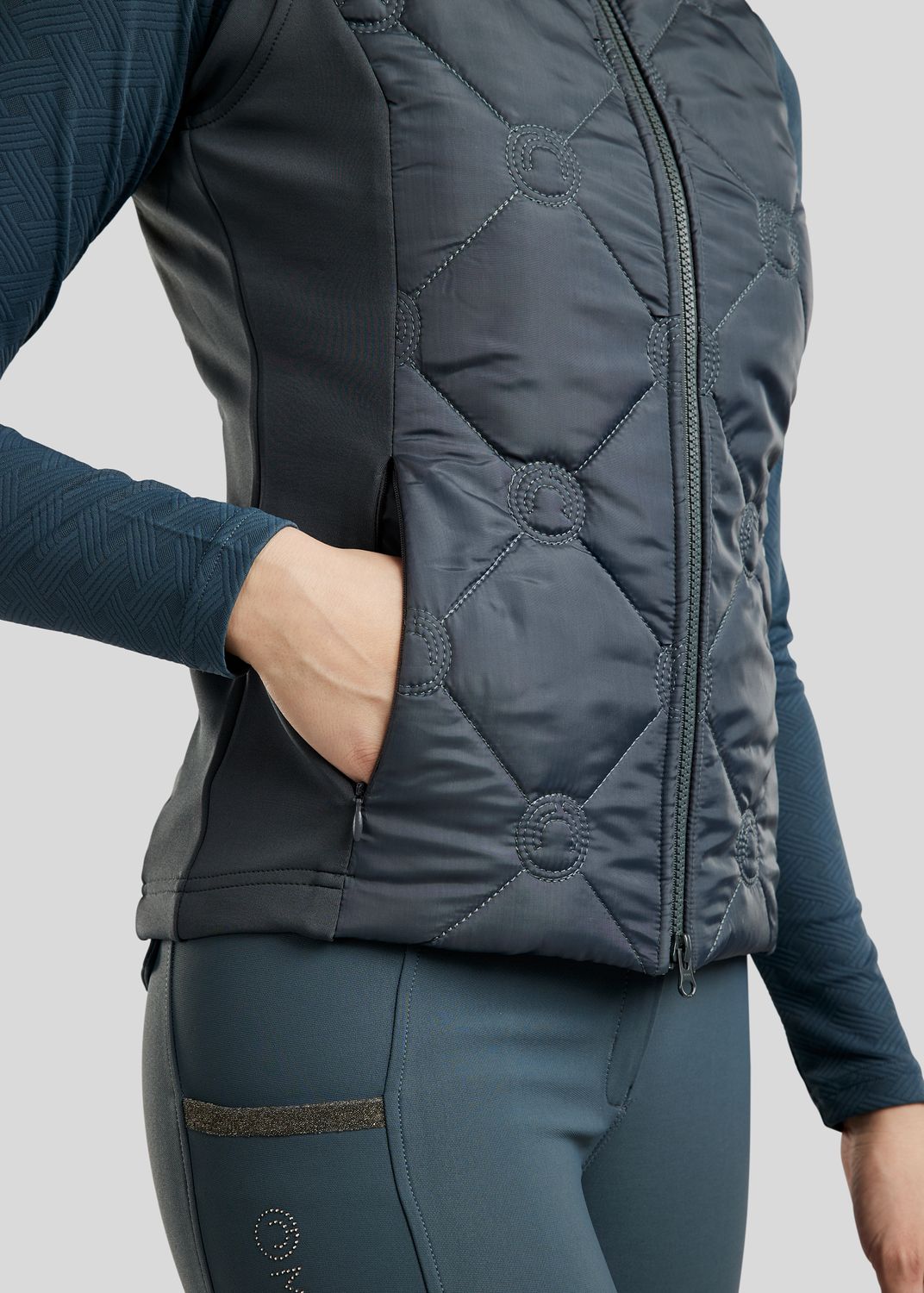 MoMartina Hybrid Vest m. Kviltet Monogram - Dark Slate 