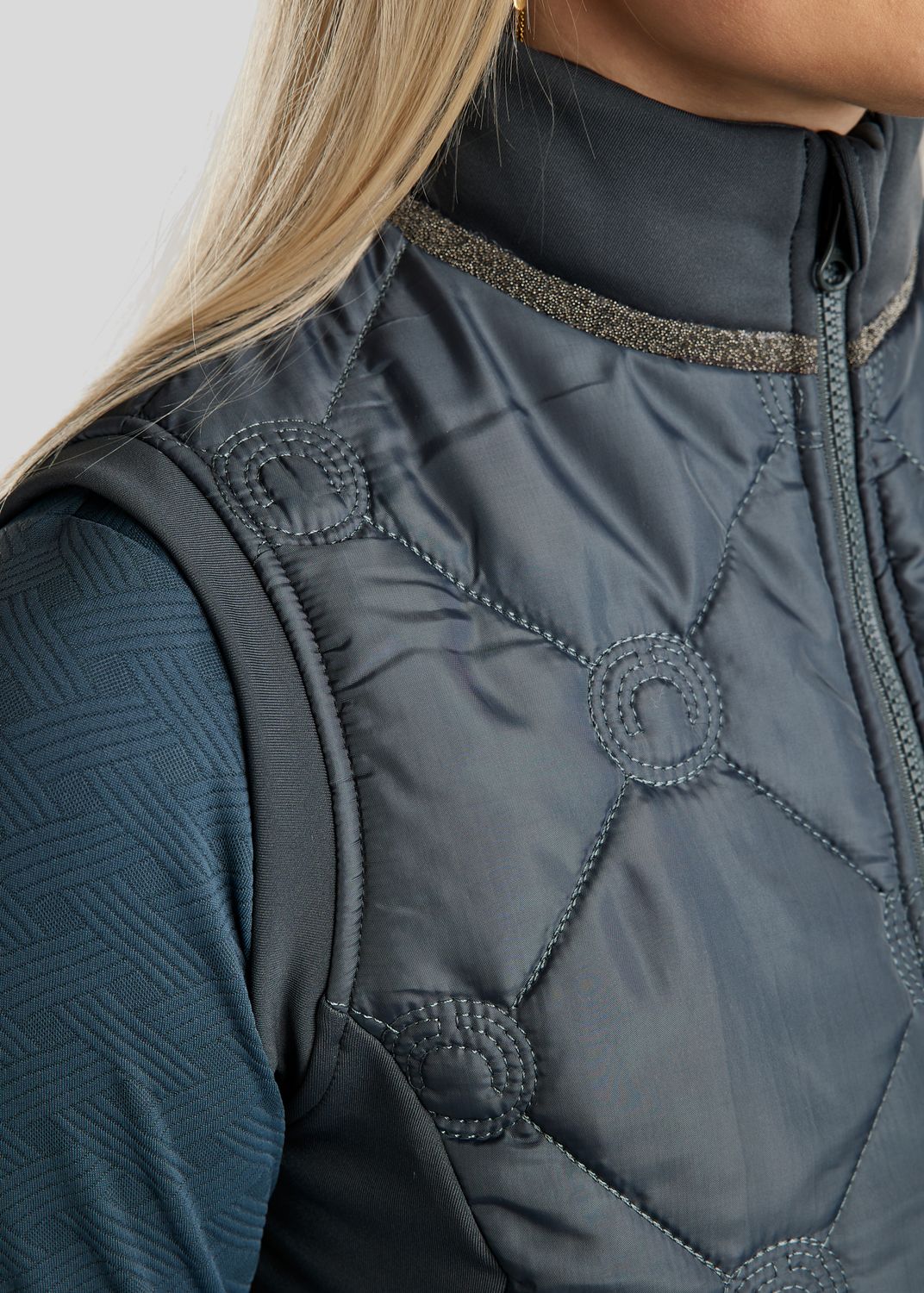 MoMartina Hybrid Vest m. Kviltet Monogram - Dark Slate 