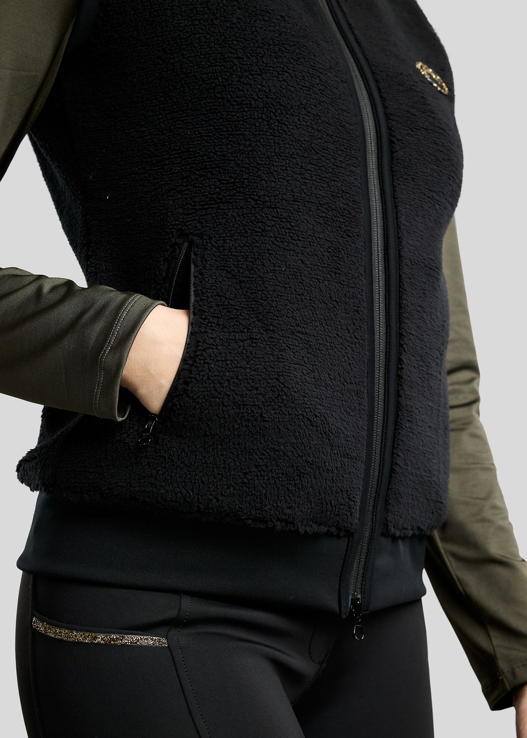 MoEbba Teddy Pile Full Zip Bodywarmer w. Golden Quartz Crystal Tape - Black 