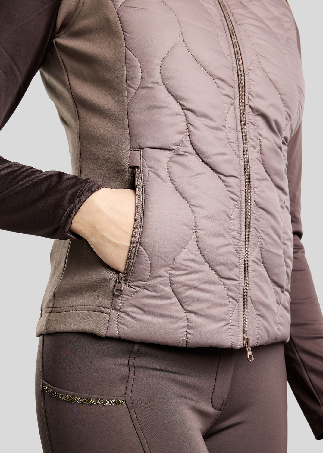 MoVeronica Hybrid Bodywarmer w. Golden Quartz Crystal Tape and Crystals - Nougat Brown 
