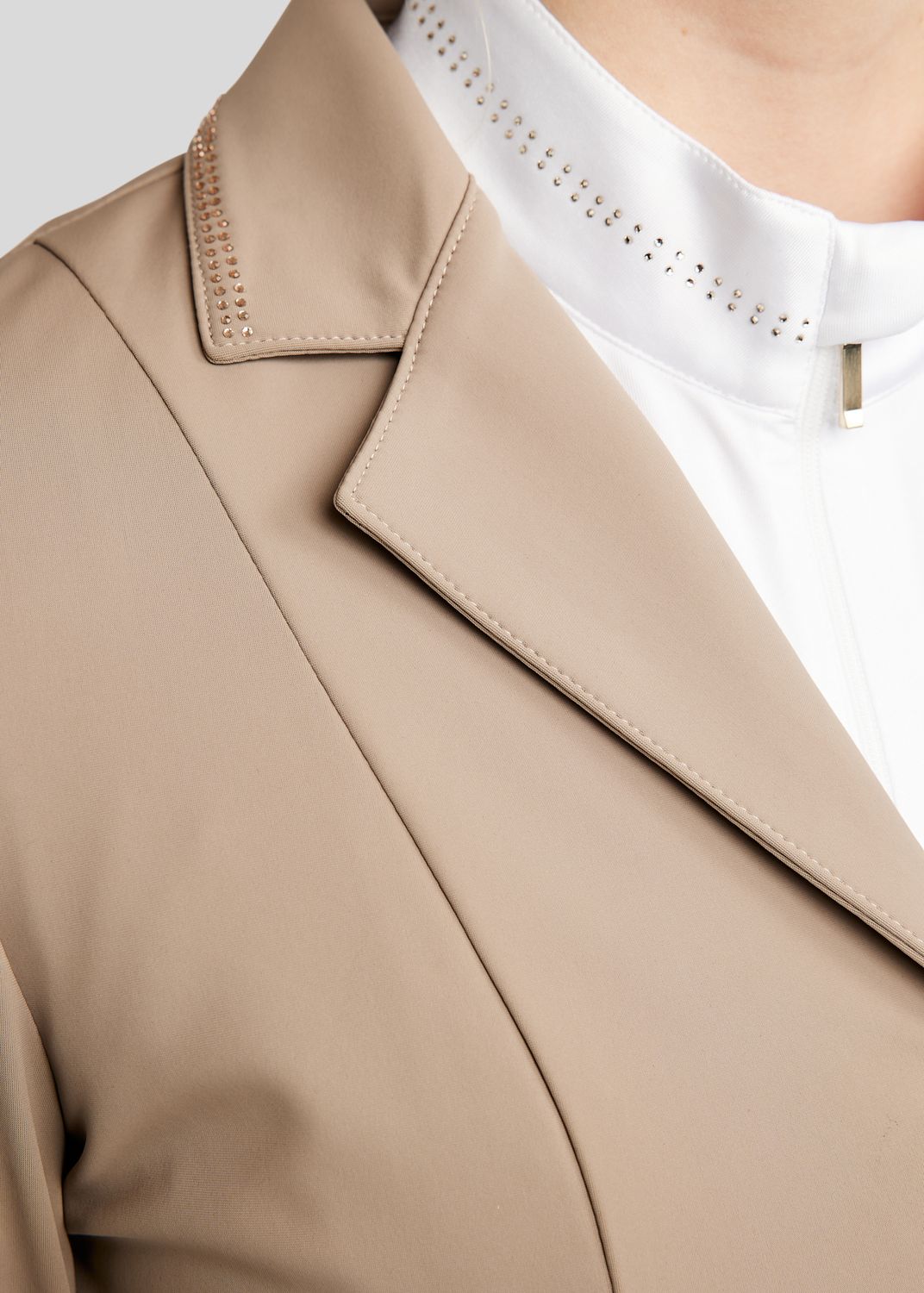 MoEverlisa Competition Jacket w. Champagne Crystals - Taupe 