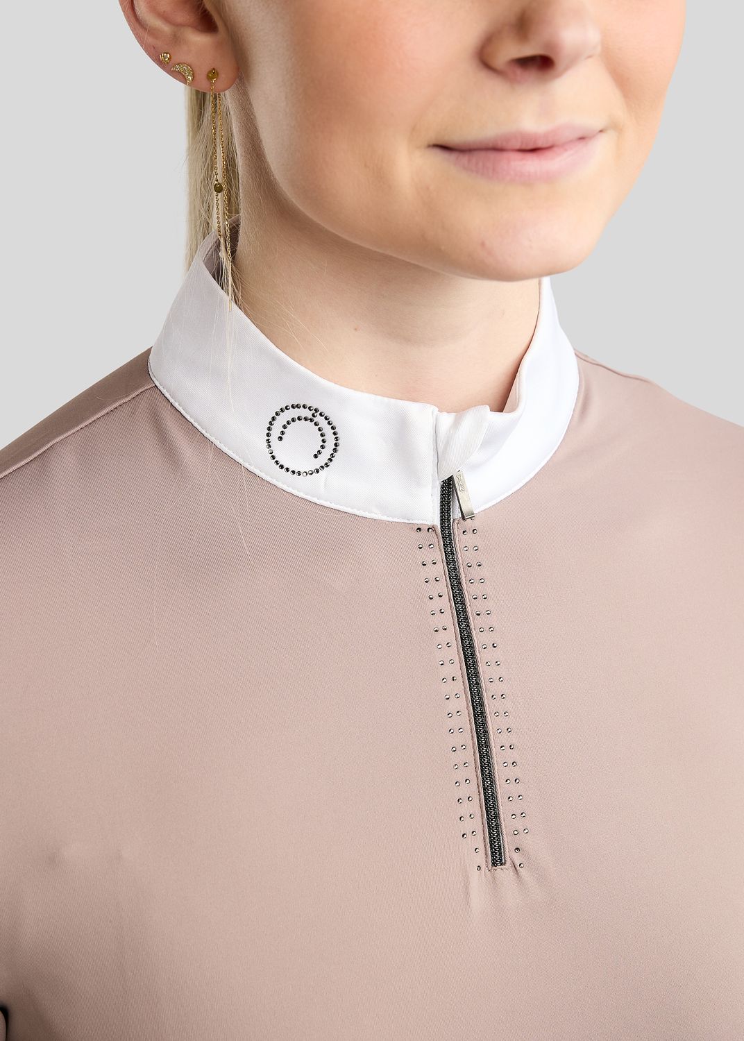MoMaddy Competition Shirt w. Gun Metal Crystals - Pearl Grey 