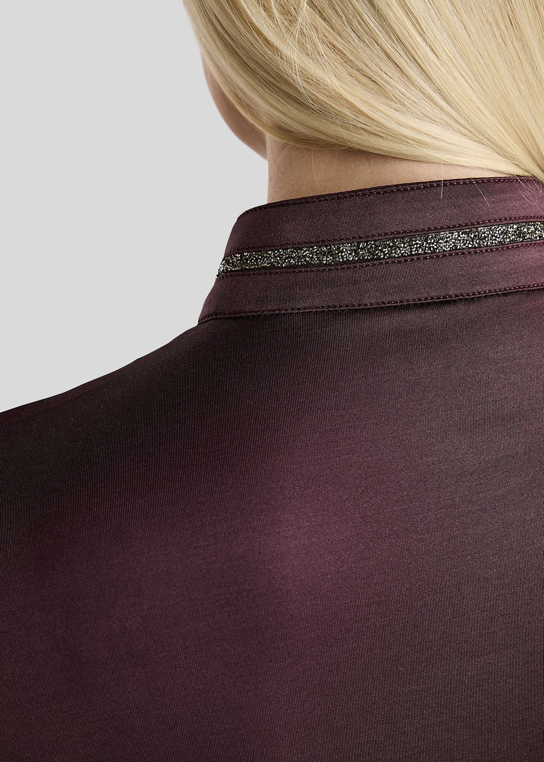 MoMaisy Long Sleeved Polo w. Gun Metal Crystal Tape and Crystal Logo - Fig 
