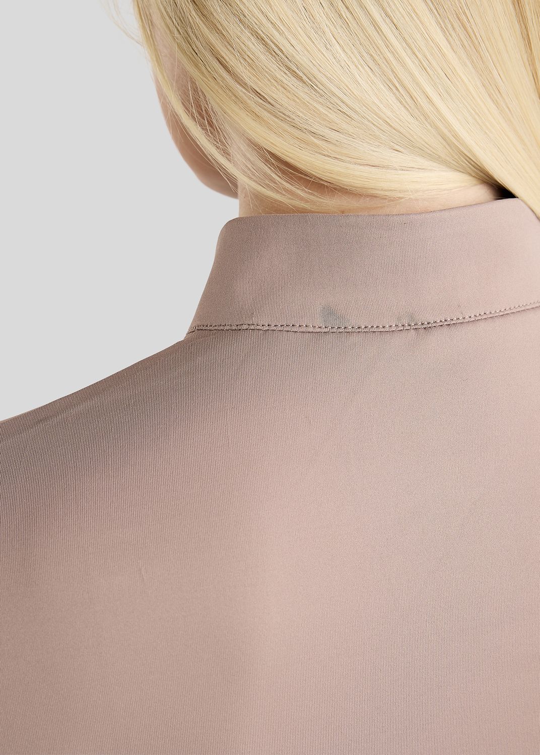 MoMaddy Long Sleeved Polo w. Gun Metal Crystals - Pearl Grey 