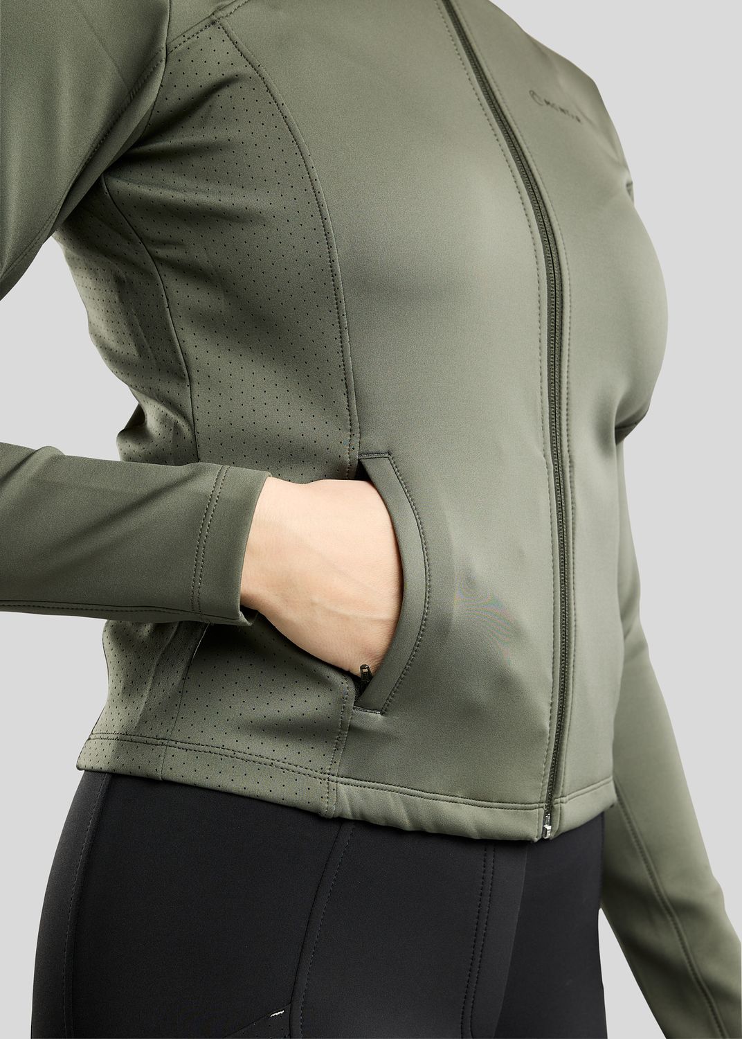 MoZida REFINED Full Zip Jacket w. Gun Metal Details -  Forest Green 