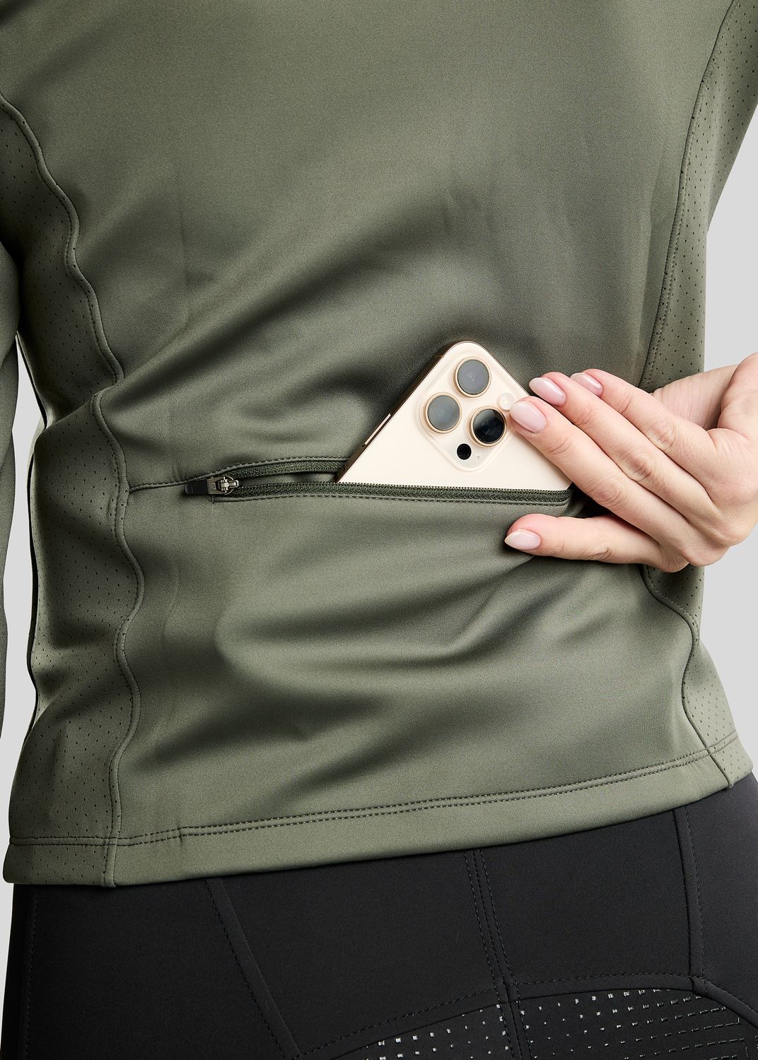MoZida REFINED Full Zip Jacket w. Gun Metal Details -  Forest Green 