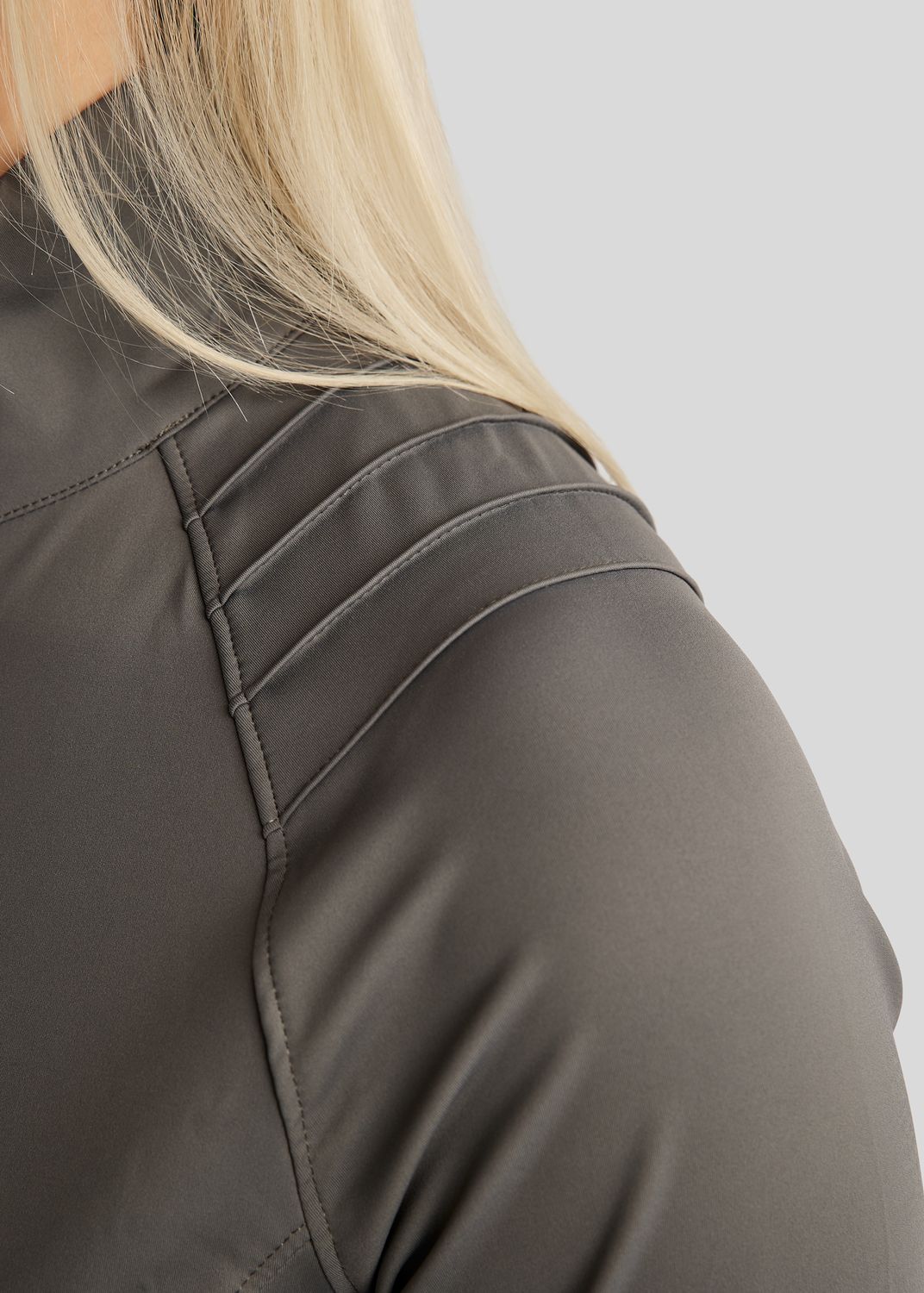 MoPearl Jacket w. Pintucks and Gun Metal Crystals - Grey