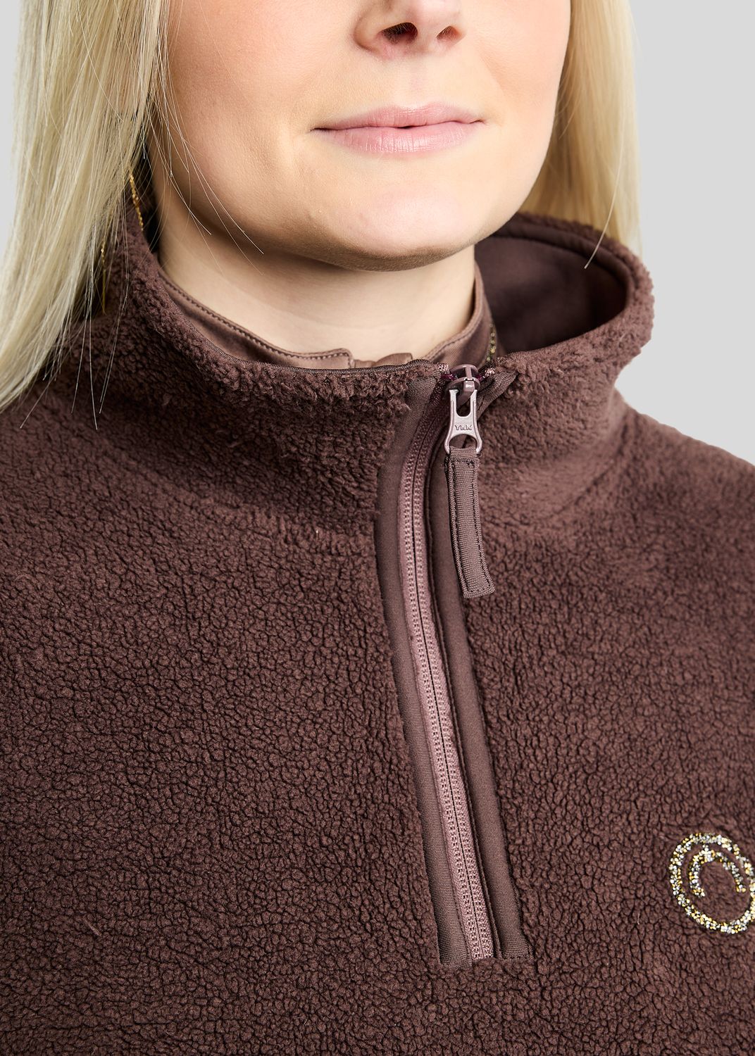 MoEbba Teddy Pile Q-Zip Jacket w. Golden Quartz Crystal Tape - Black Peony 