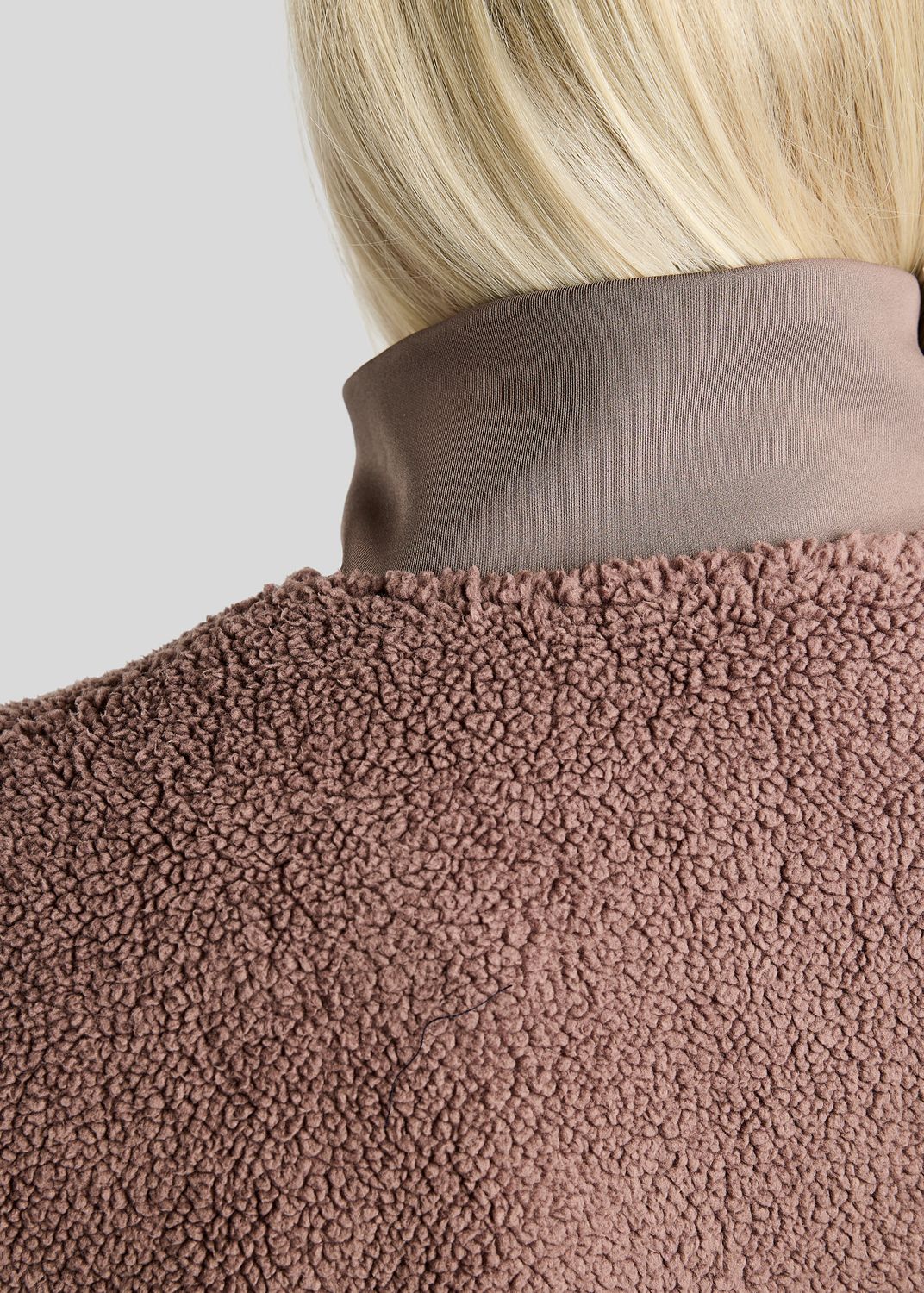 MoEbba Teddy Pile Full Zip Jacket w. Golden Quartz Crystal Tape - Nougat Brown 