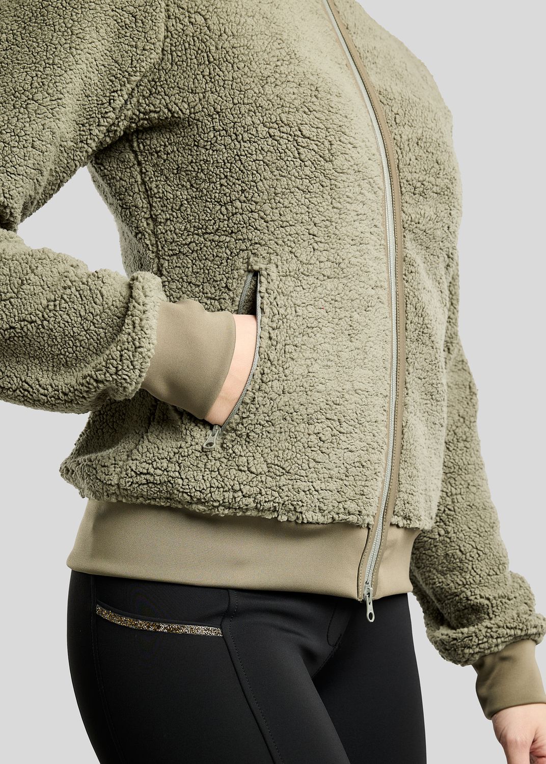 MoEbba Teddy Pile Full Zip Jacket w. Golden Quartz Crystal Tape - Dusty Green 