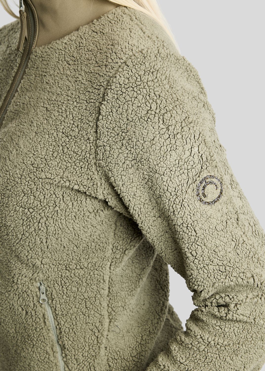 MoEbba Teddy Pile Full Zip Jacket w. Golden Quartz Crystal Tape - Dusty Green 