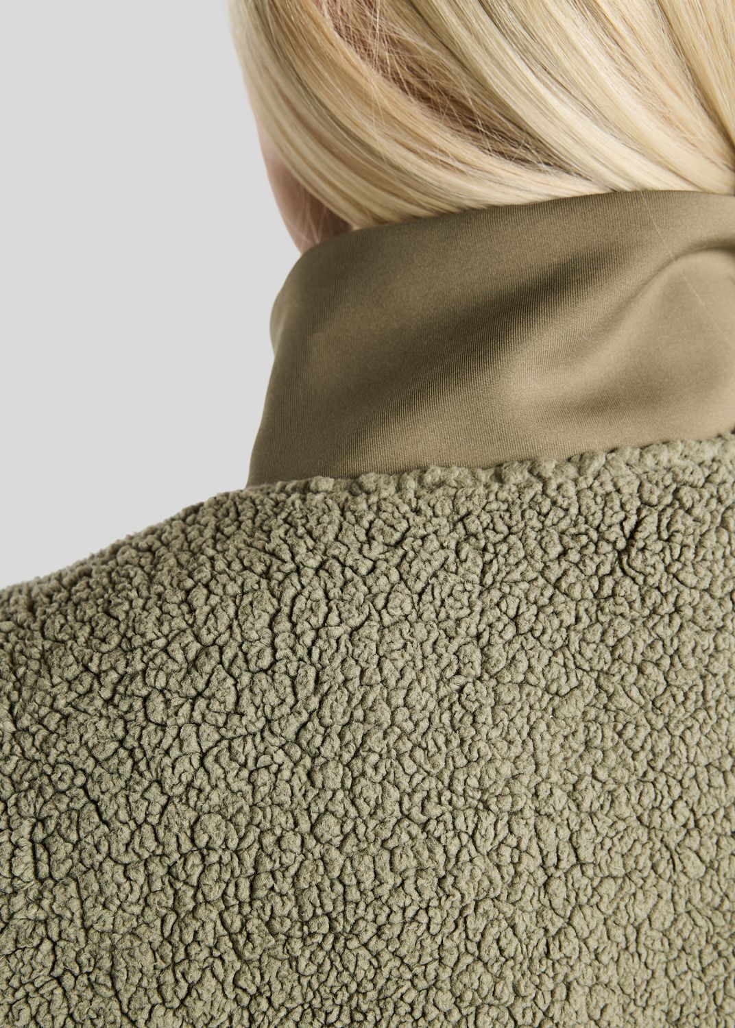 MoEbba Teddy Pile Full Zip Jacket w. Golden Quartz Crystal Tape - Dusty Green 