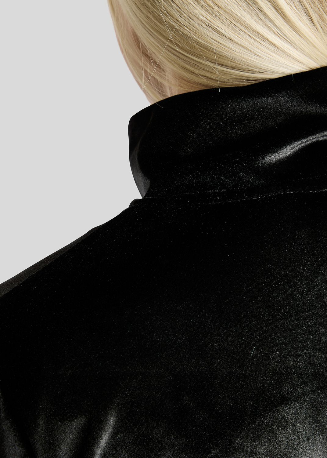 MoValerie Velvet Full Zip Jacket w. Golden Quartz Crystals - Black 