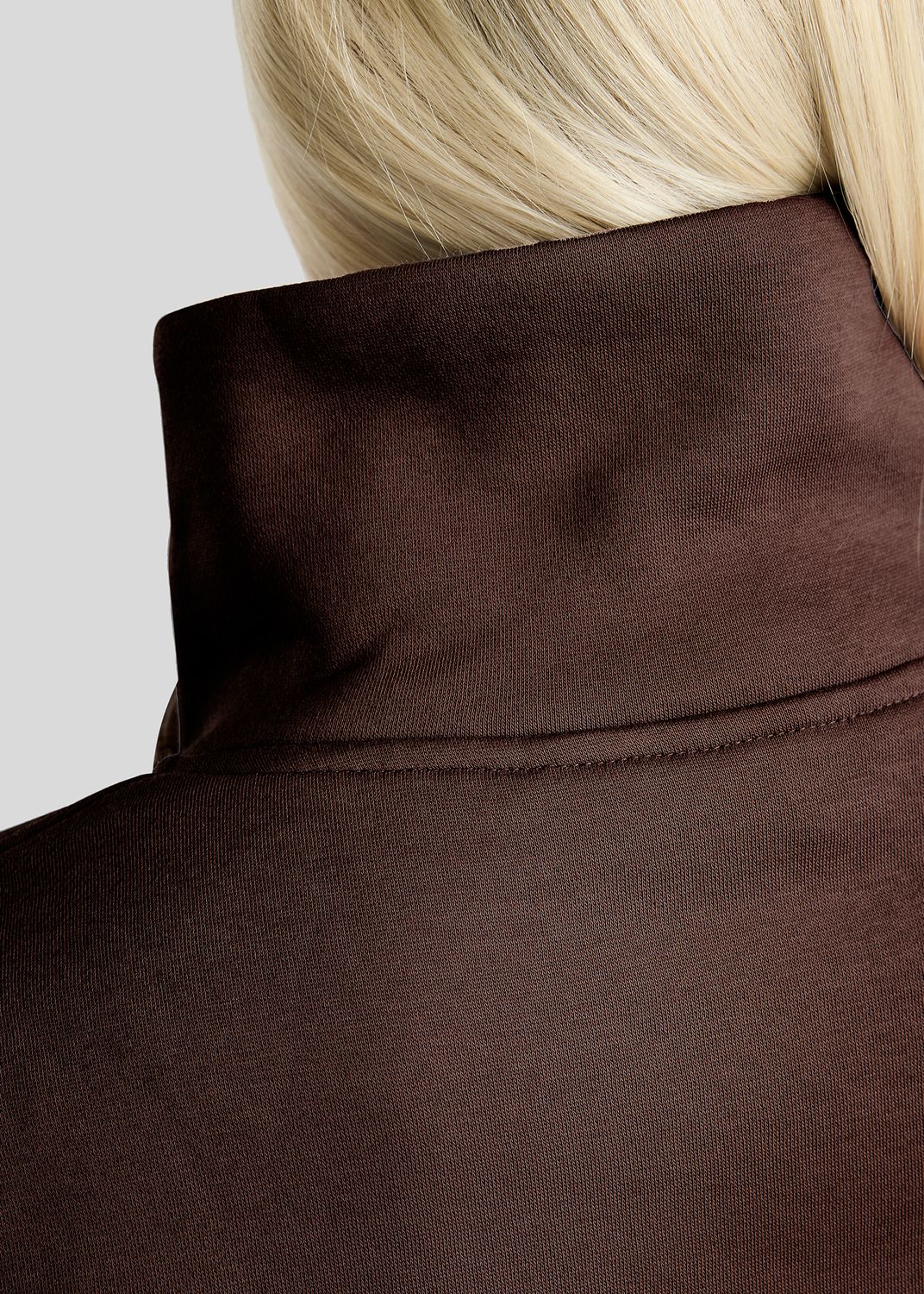 MoNaja Sweatshirt w. High Collar and Golden Quartz Crystals - Black Peony 