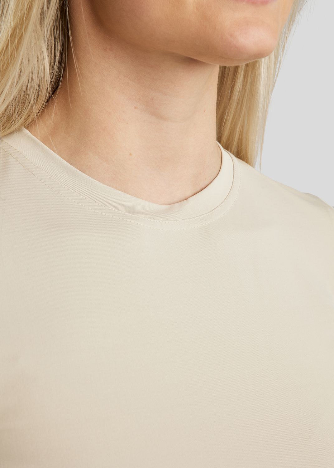 MoWendy Tee w. Lasercut Logo