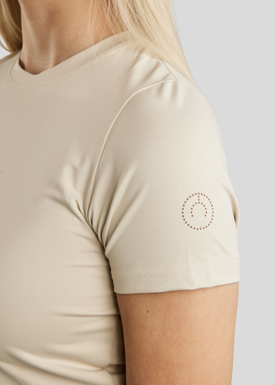 MoWendy Tee w. Lasercut Logo