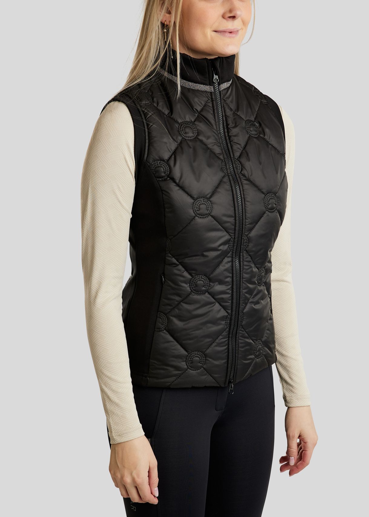 MoMartina Hybrid Vest m. Kviltet Monogram - Sort 
