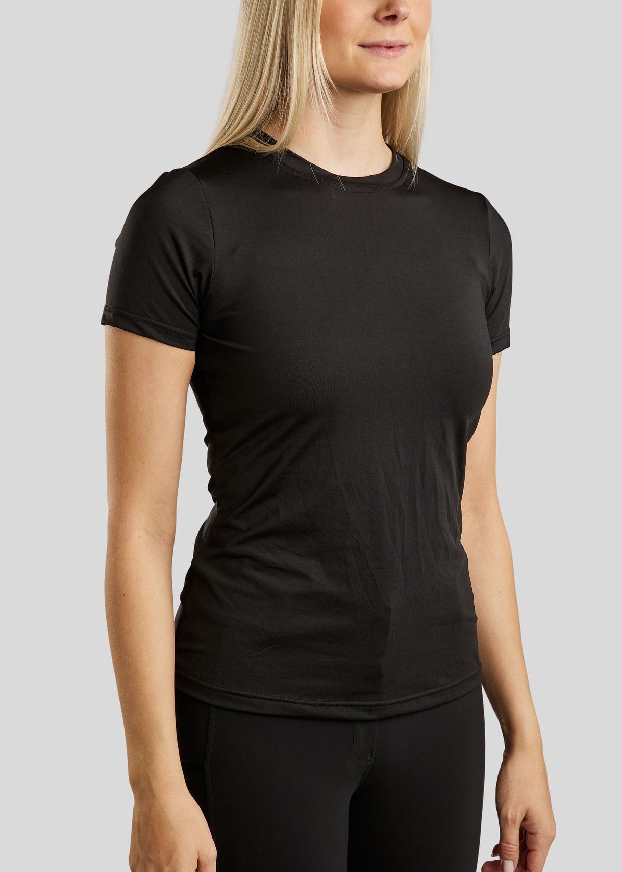 MoWendy Tee w. Lasercut Logo - Black 