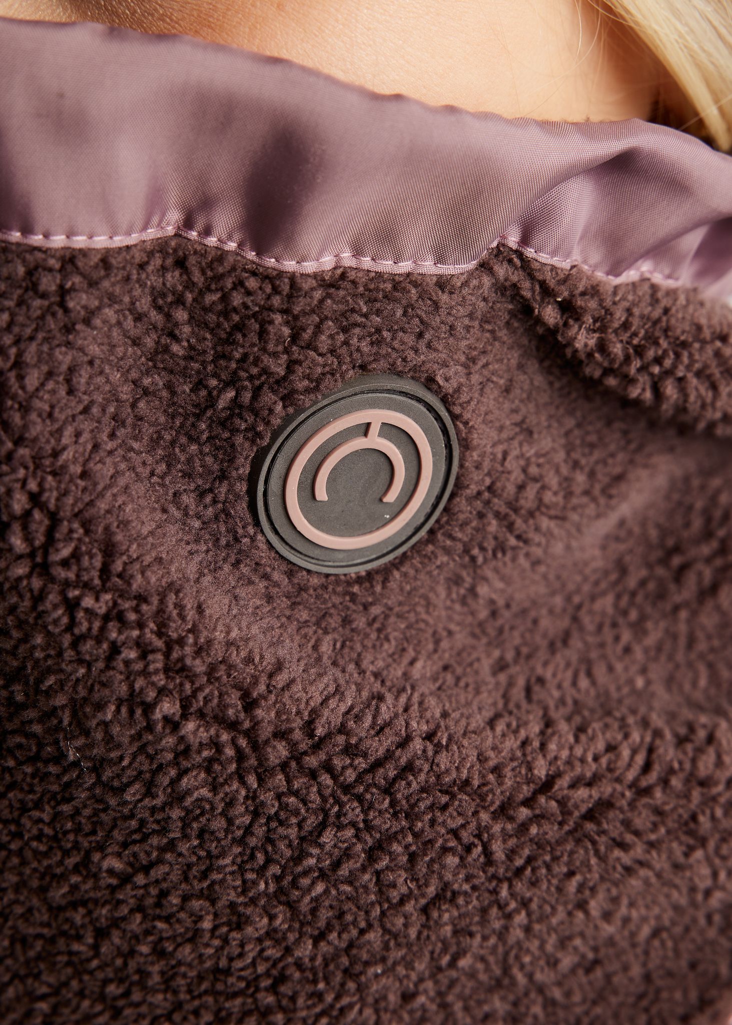 MoEva Teddy Halsedisse - Black Peony 