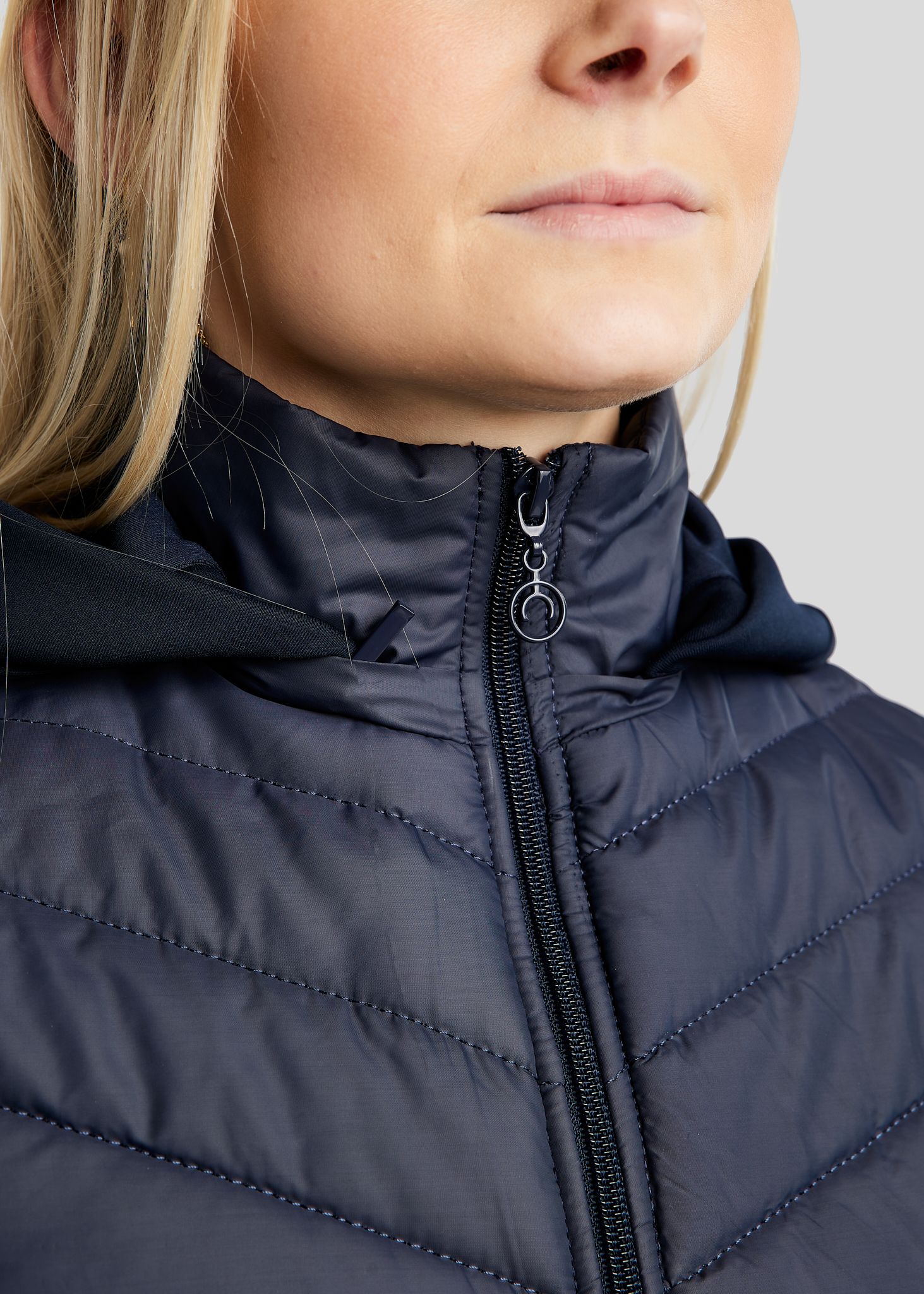 MoEliza Hybrid Jacket w. Detachable Hood and Gun Metal Crystsals - Navy 