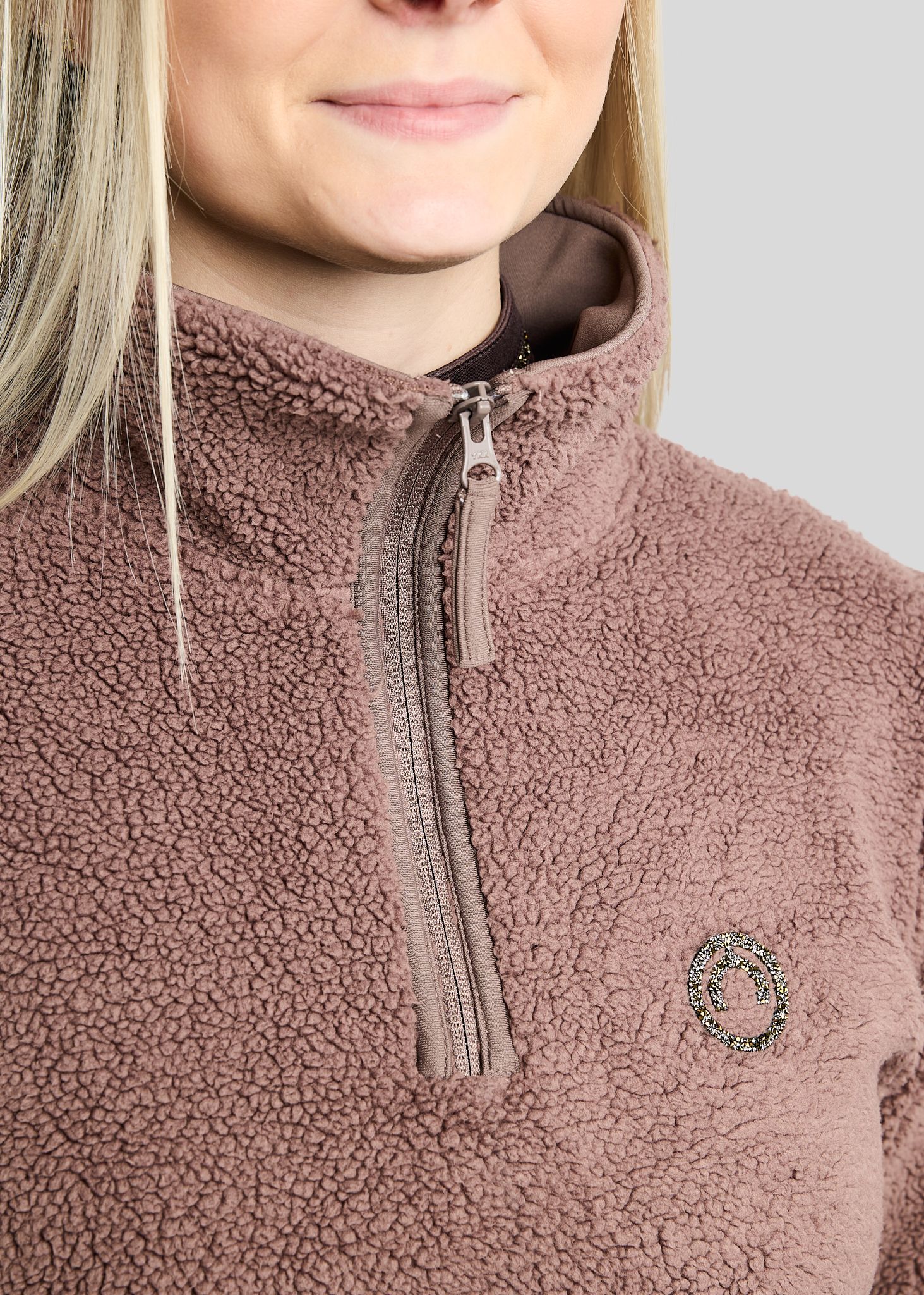 MoEbba Teddy Pile Q-Zip Jacket w. Golden Quartz Crystal Tape - Nougat Brown 