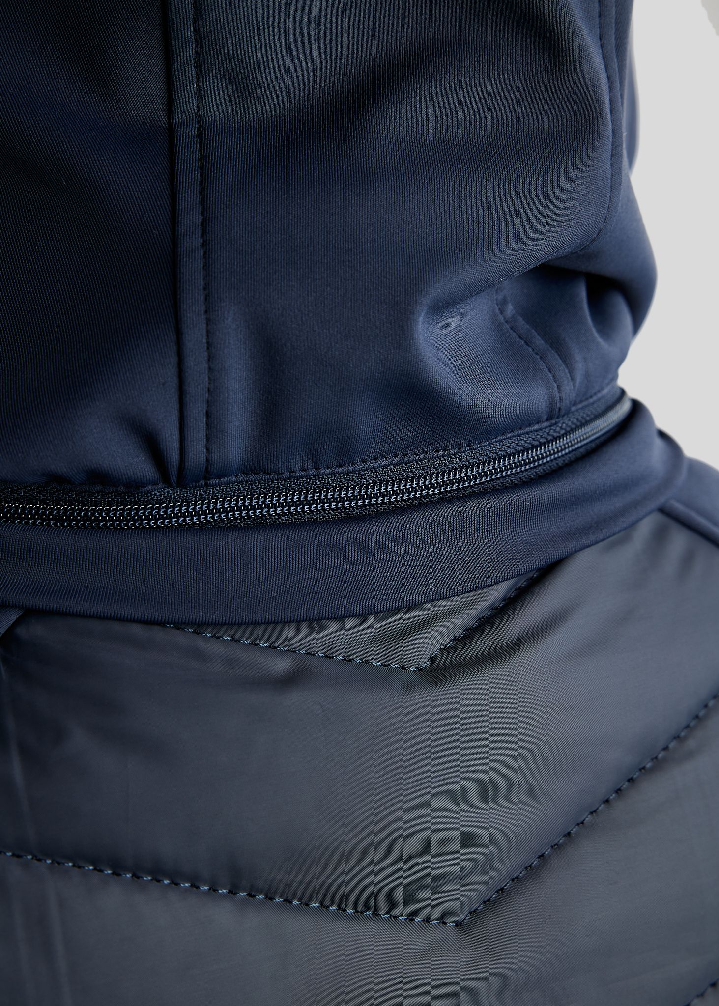 MoAddie Hybrid  Jacket w. Gun Metal Logo Charm - Navy 
