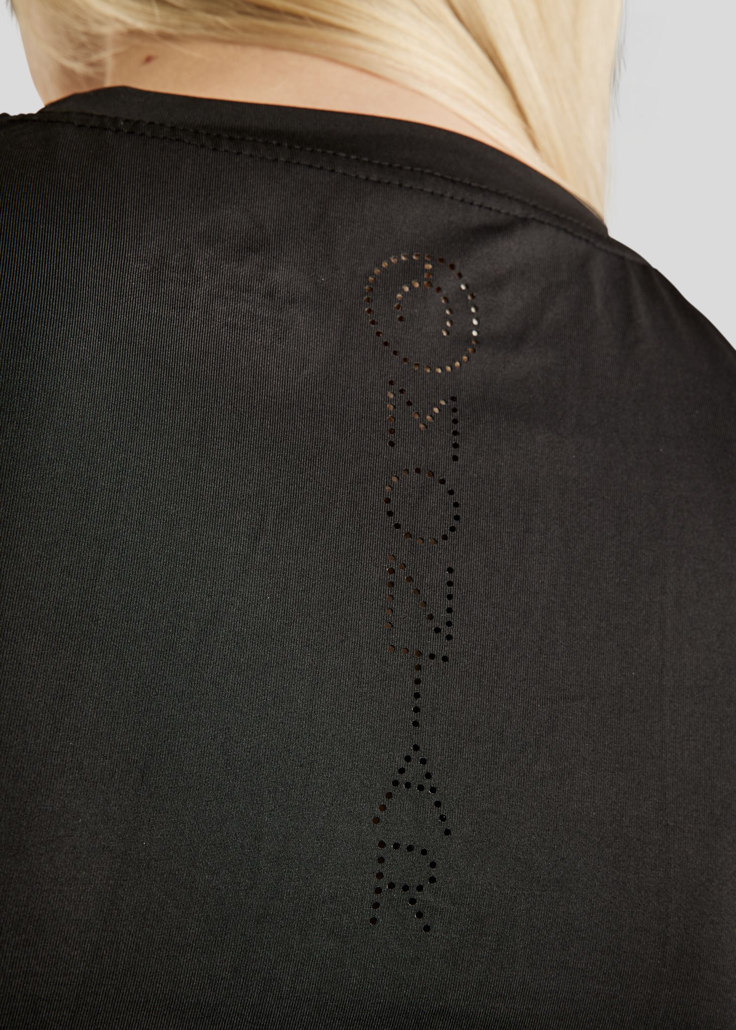 MoWendy Tee w. Lasercut Logo - Black 