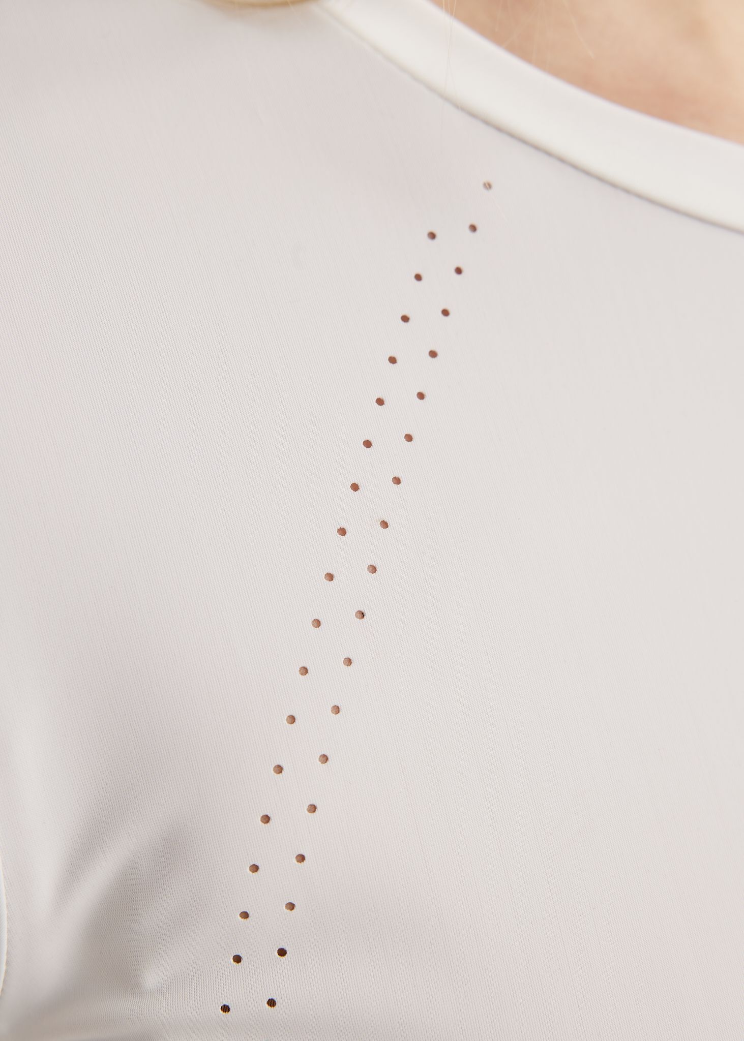 MoZike REFINED Tee w. Lasercut - White